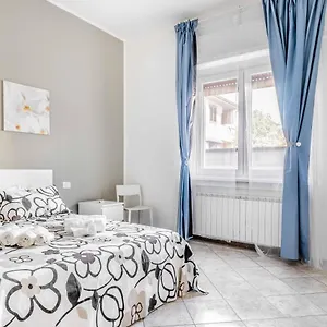 https://via-sottocorno.it-lombardy.com